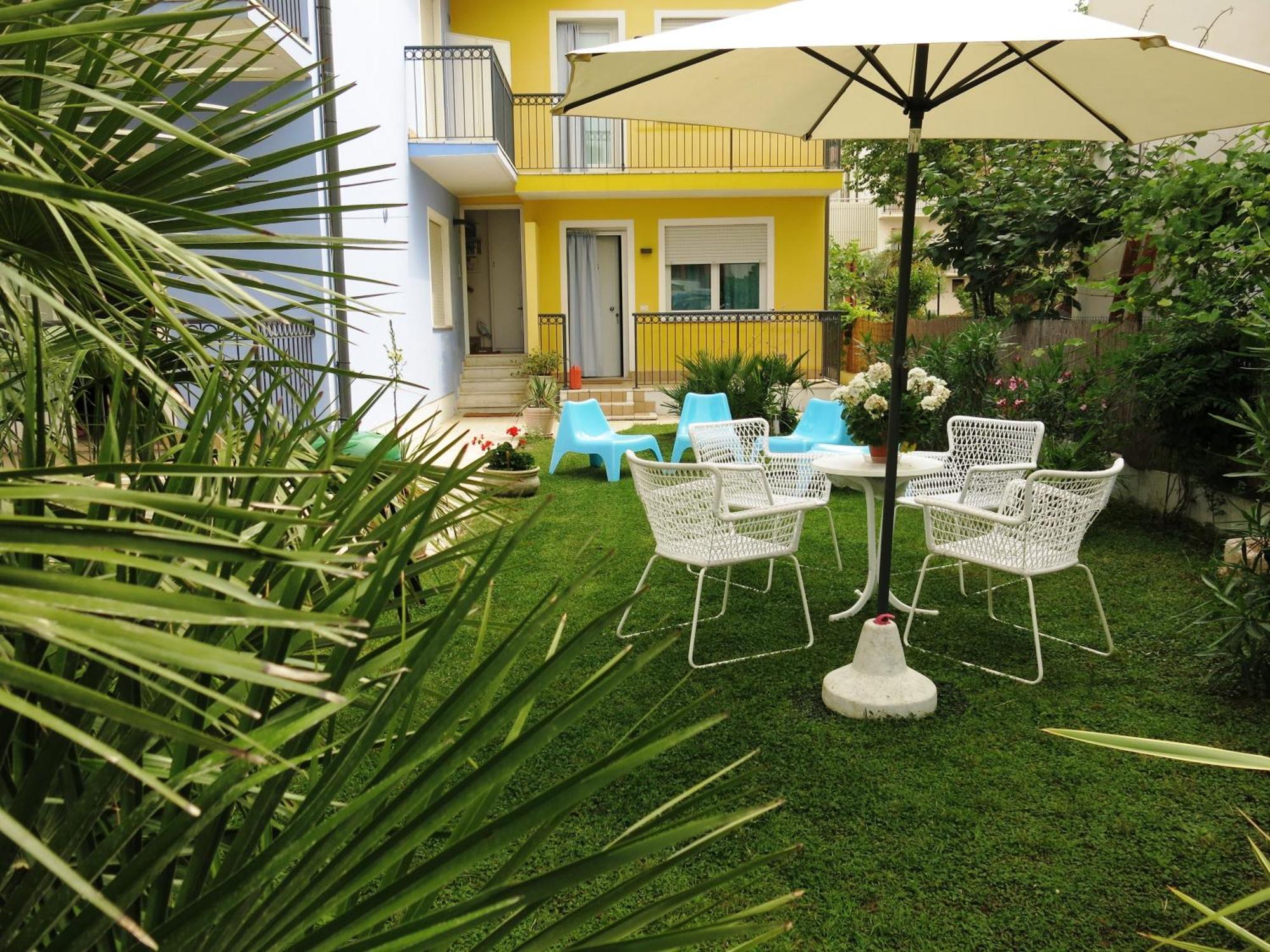 Residence Amarein Каорле Экстерьер фото